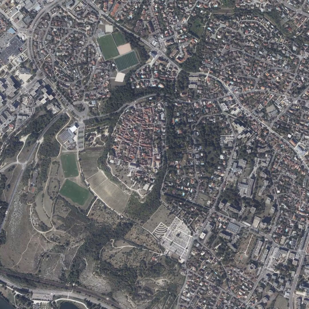 Talant aujourd'hui, le centre vu du ciel