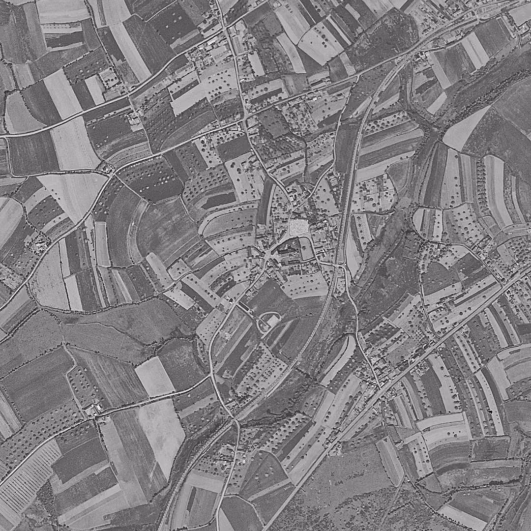 Ploufragan en 1952, le centre vu du ciel, au même cadrage