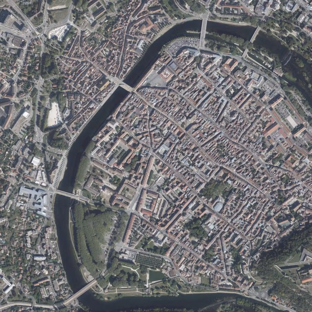Besançon aujourd'hui, le centre vu du ciel