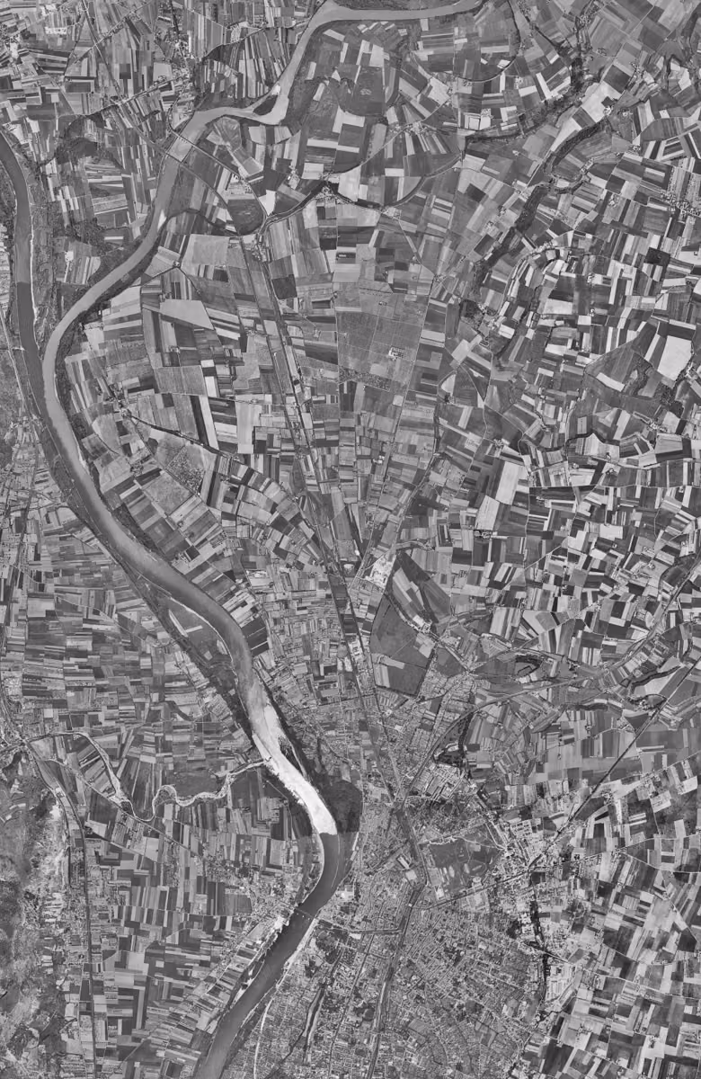 Bourg-lès-Valence en 1954, le territoire vu du ciel, au même cadrage