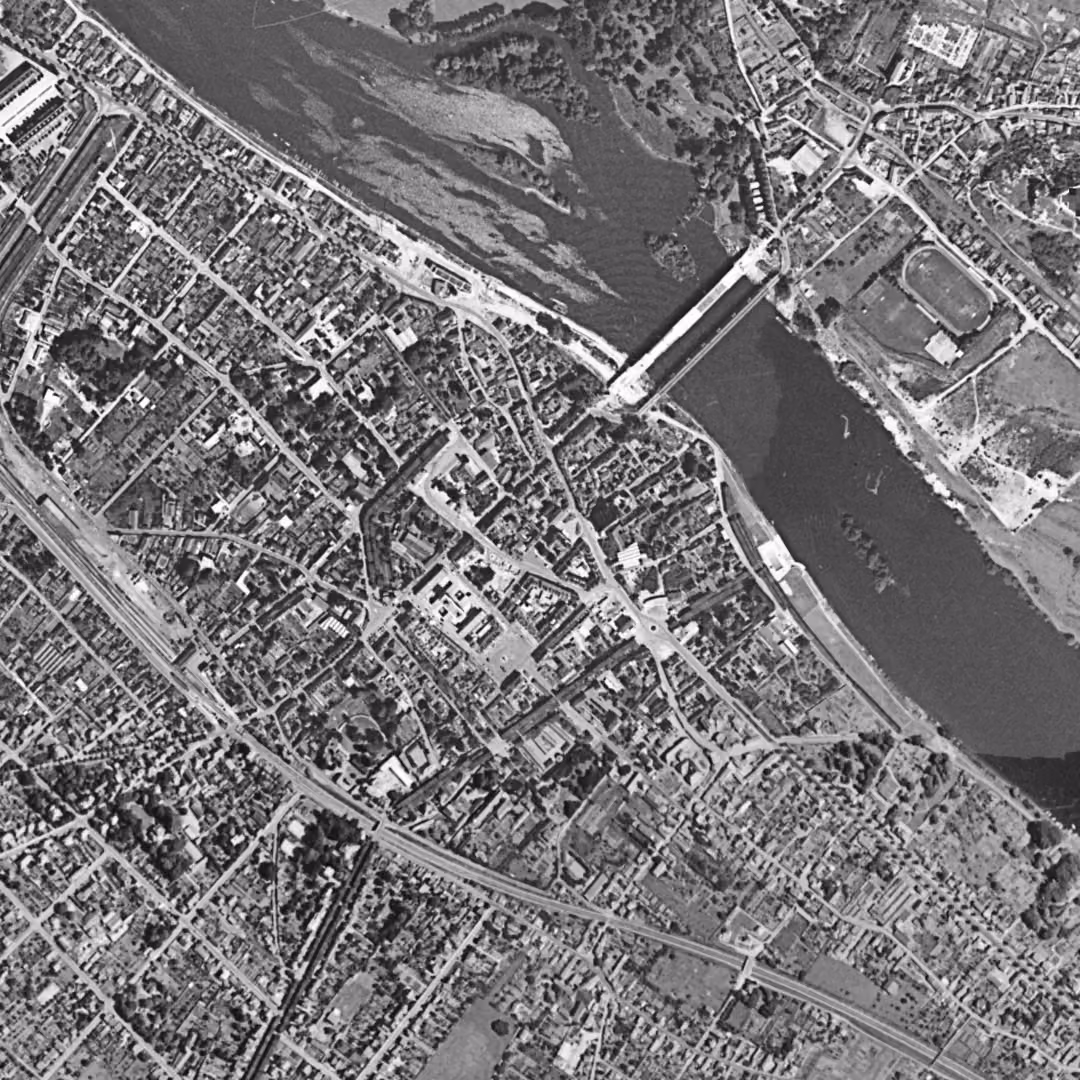 Vernon en 1954, le centre vu du ciel, au même cadrage