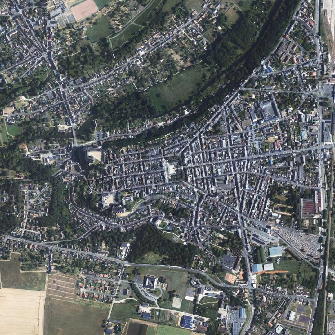 Châteaudun aujourd'hui, le centre vu du ciel