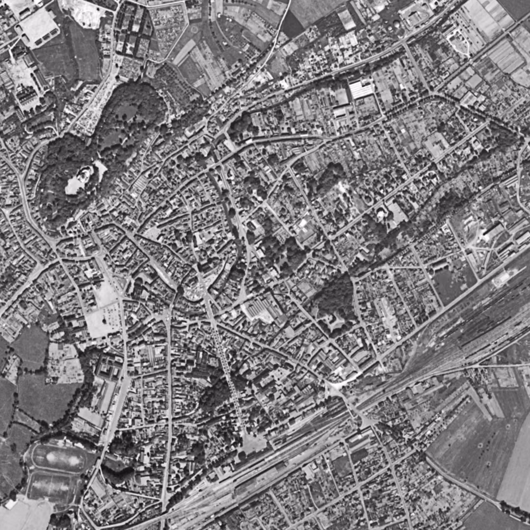 Dreux en 1947, le centre vu du ciel, au même cadrage