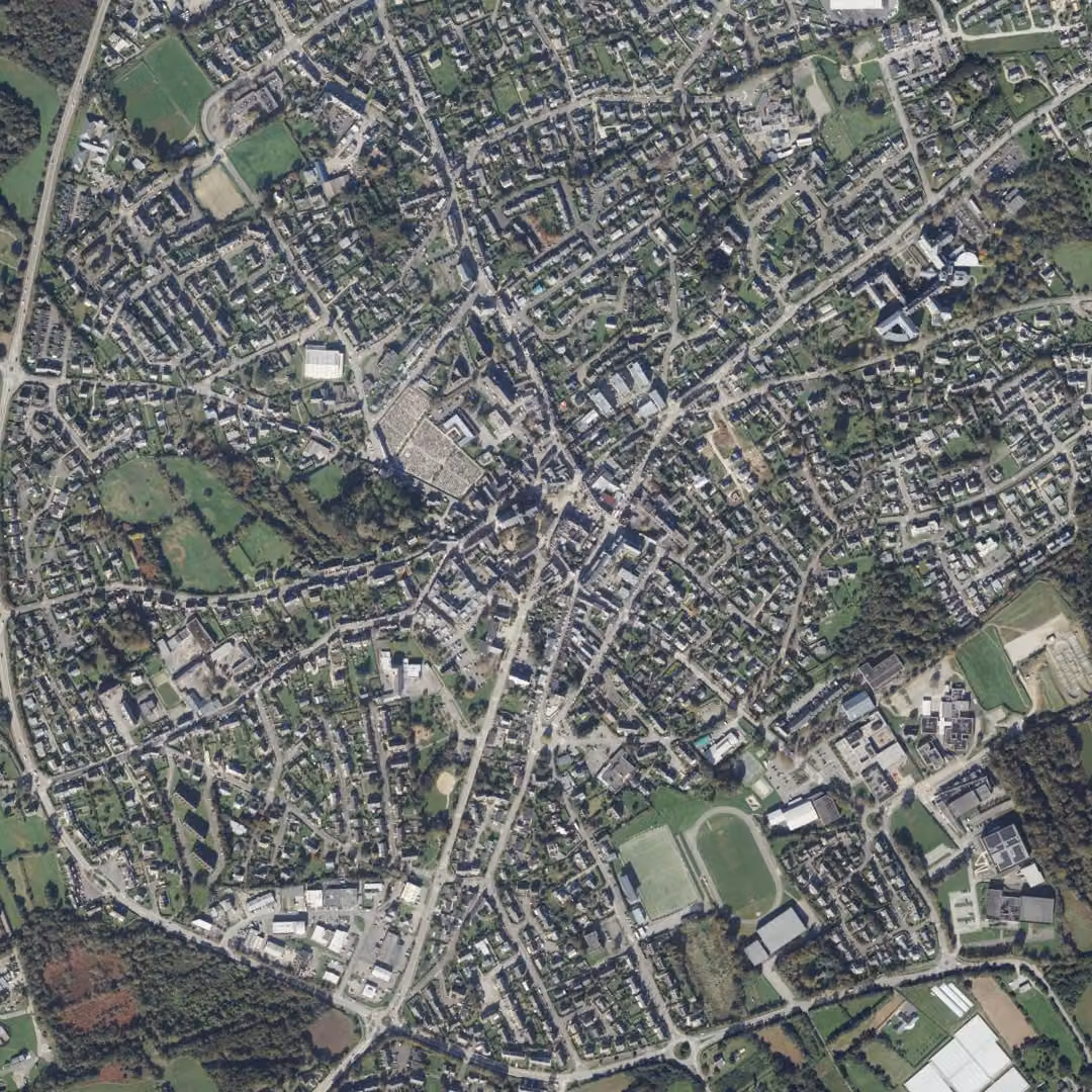 Plougastel-Daoulas aujourd'hui, le centre vu du ciel