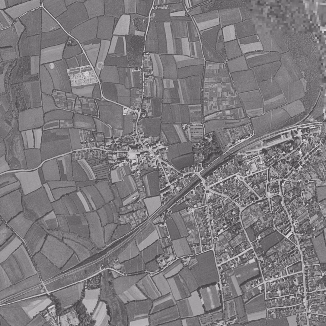 Le Relecq-Kerhuon en 1952, le centre vu du ciel, au même cadrage