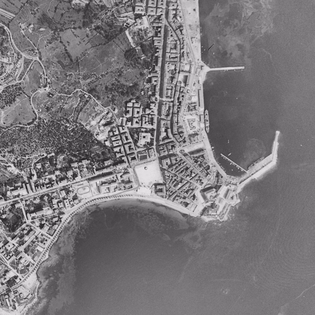Ajaccio en 1951, le centre vu du ciel, au même cadrage
