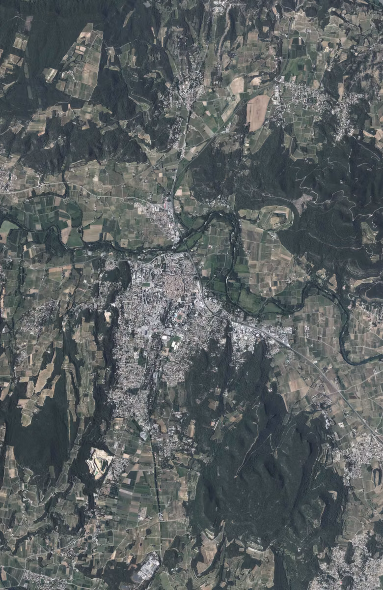 Bagnols-sur-Cèze aujourd'hui, le territoire vu du ciel
