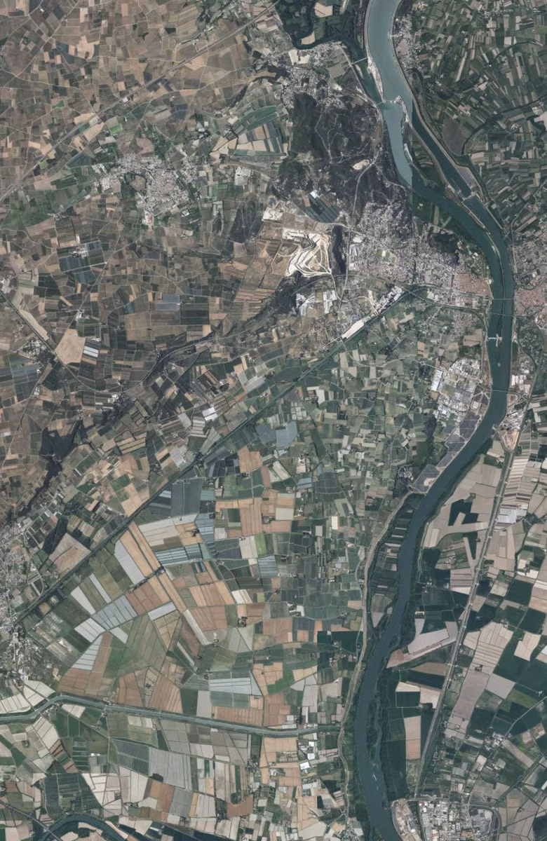 Beaucaire aujourd'hui, le territoire vu du ciel