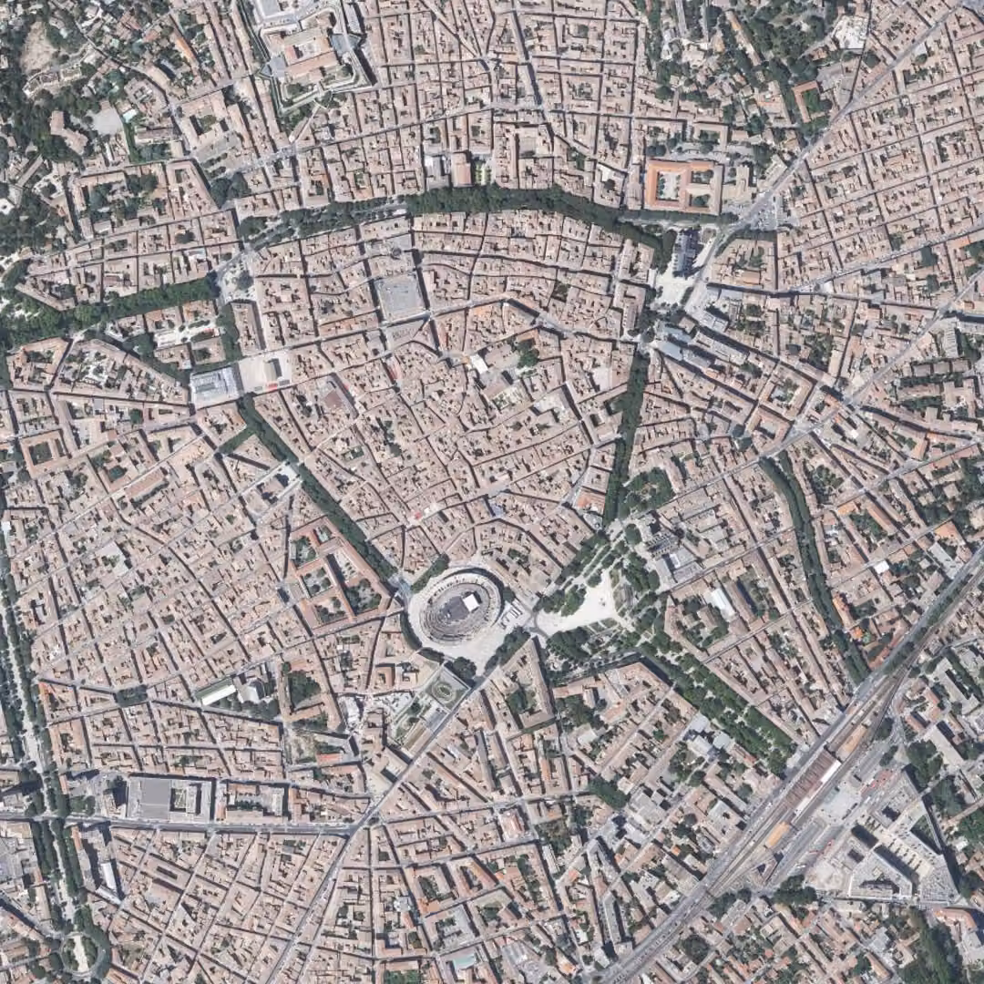 Nîmes aujourd'hui, le centre vu du ciel