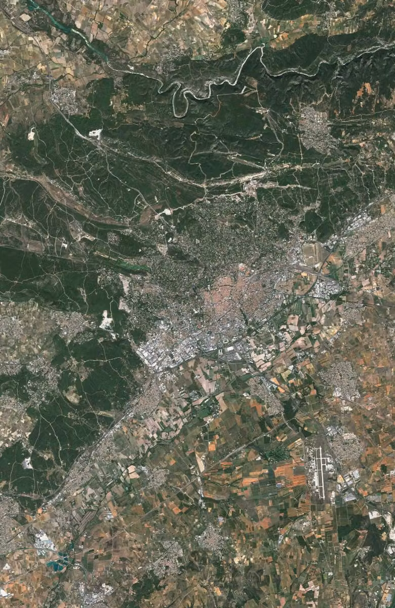 Nîmes aujourd'hui, le territoire vu du ciel