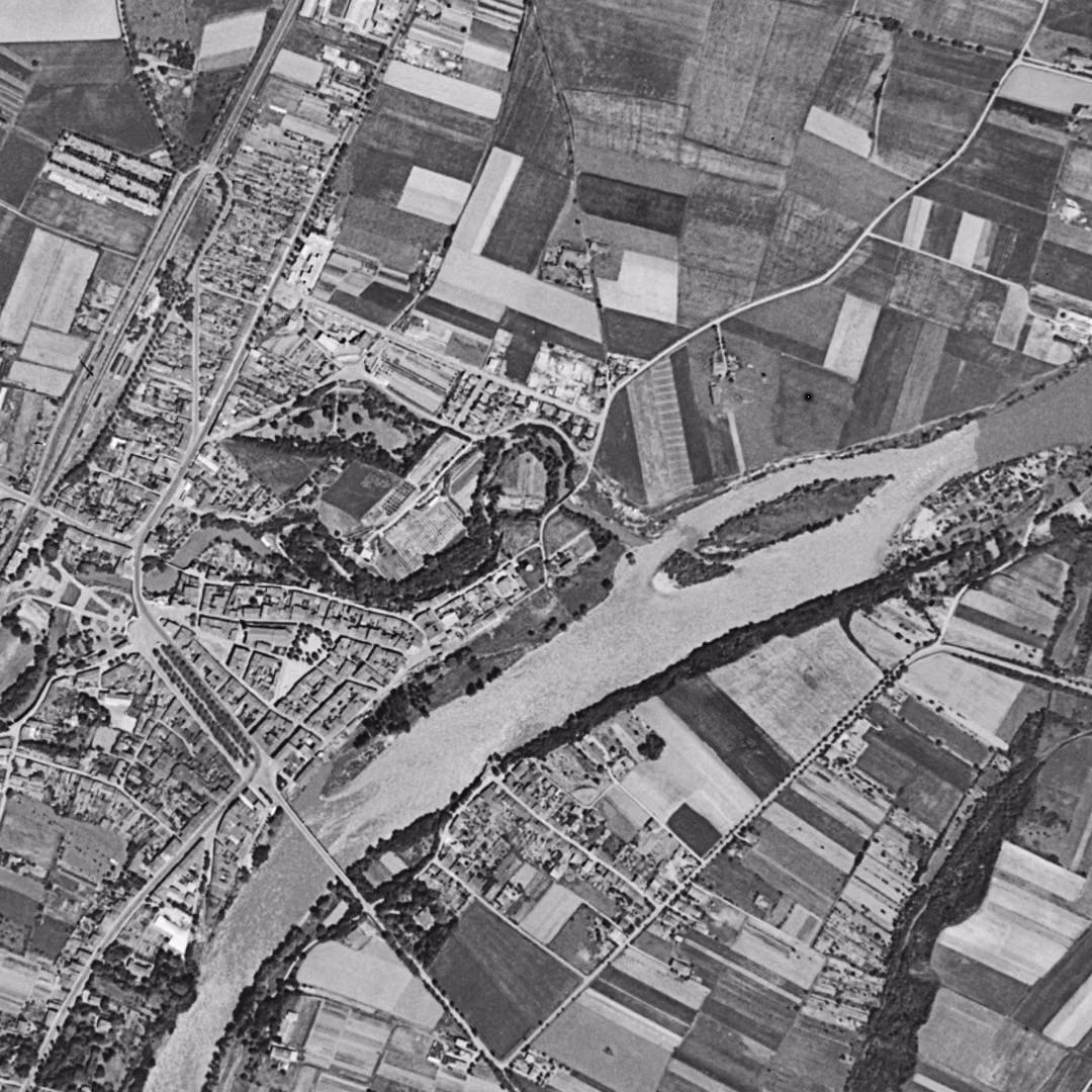 Muret en 1954, le centre vu du ciel, au même cadrage