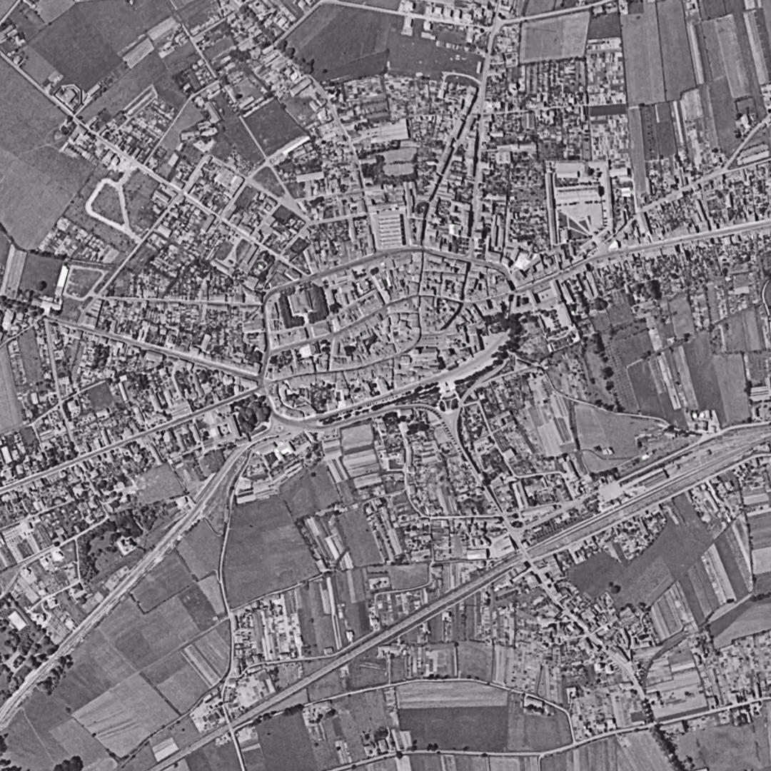 Saint-Gaudens en 1953, le centre vu du ciel, au même cadrage