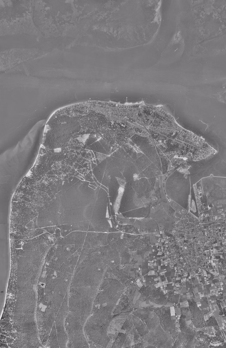 Arcachon en 1957, le territoire vu du ciel, au même cadrage
