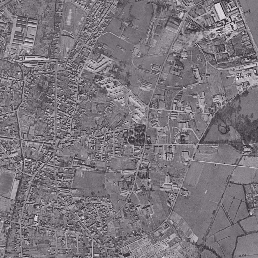 Bègles en 1956, le centre vu du ciel, au même cadrage