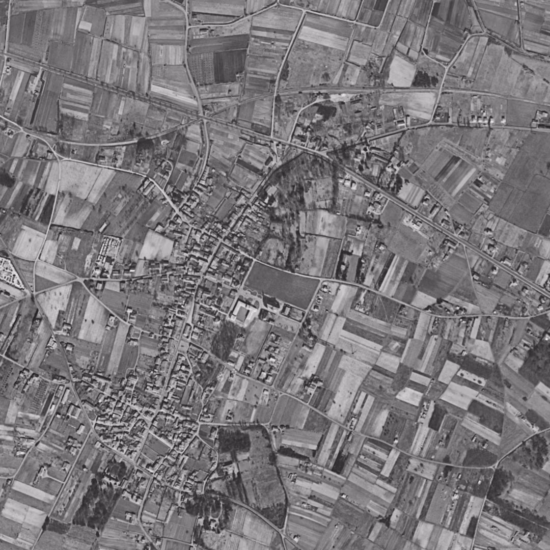 Eysines en 1956, le centre vu du ciel, au même cadrage