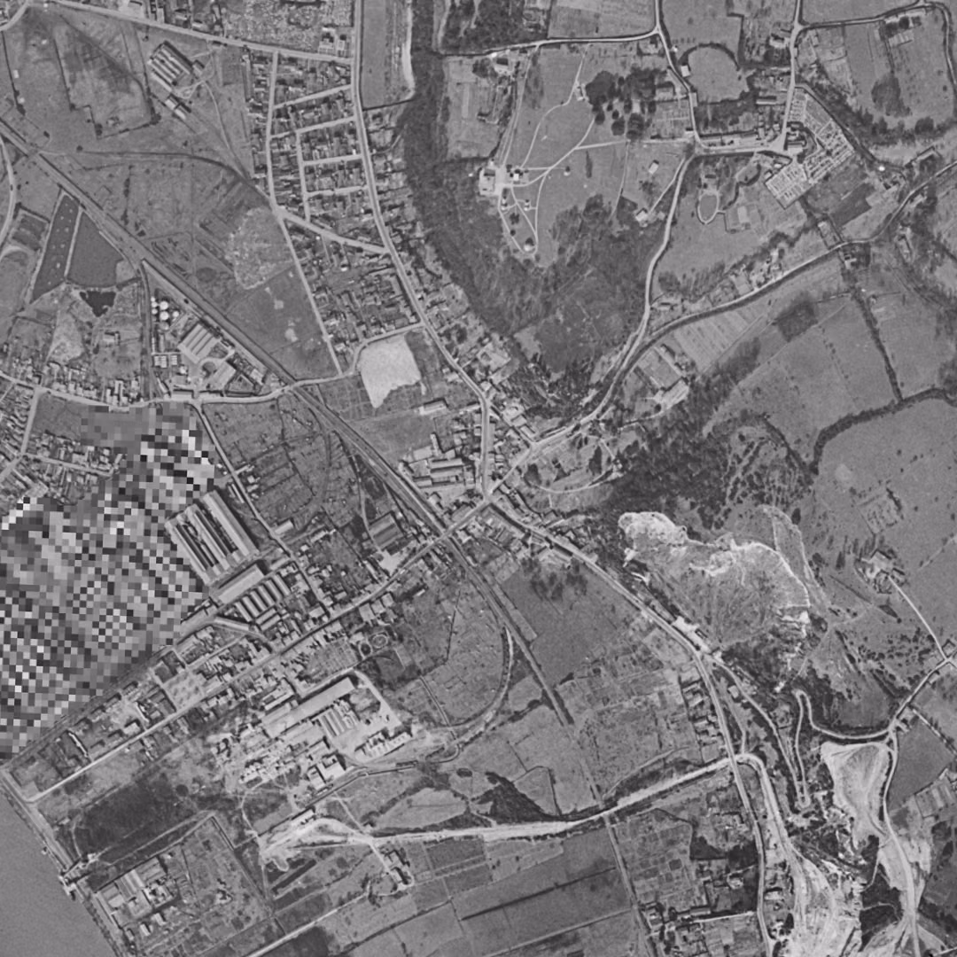 Floirac en 1956, le centre vu du ciel, au même cadrage