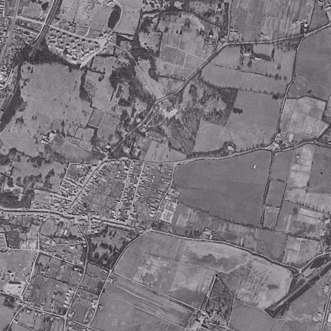 Lormont en 1956, le centre vu du ciel, au même cadrage