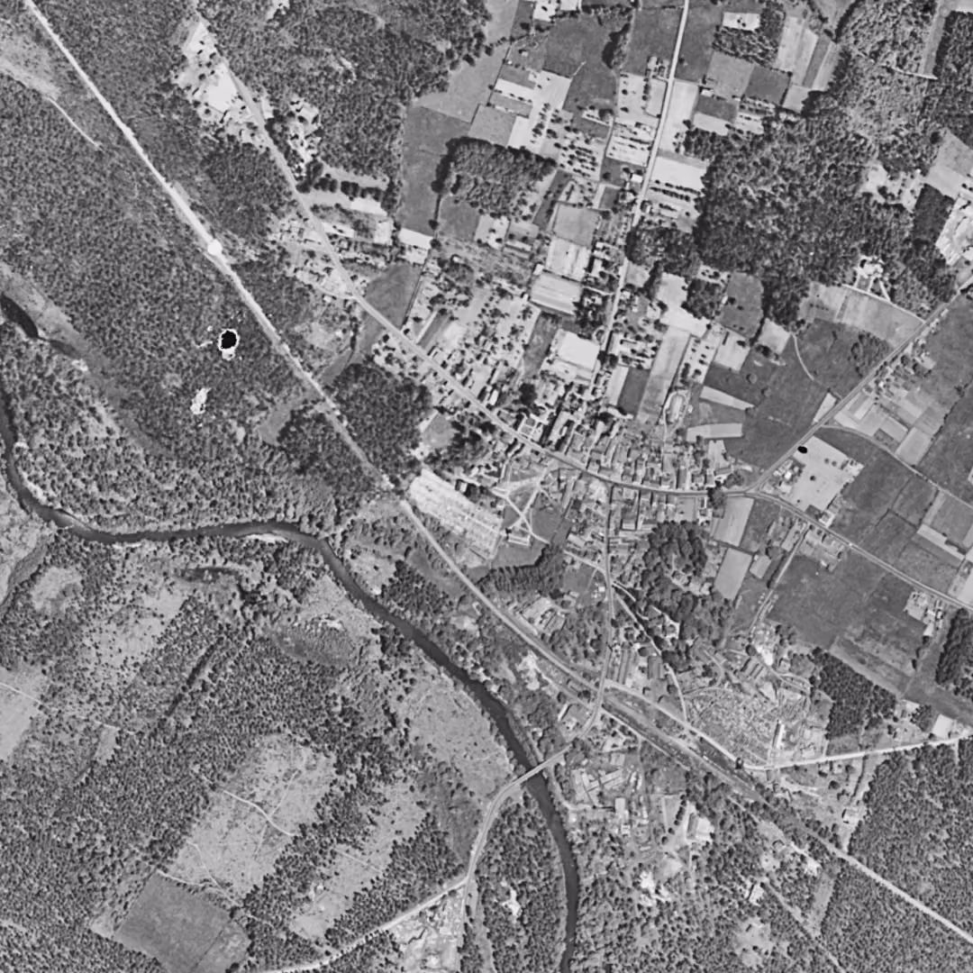 Mios en 1950, le centre vu du ciel, au même cadrage