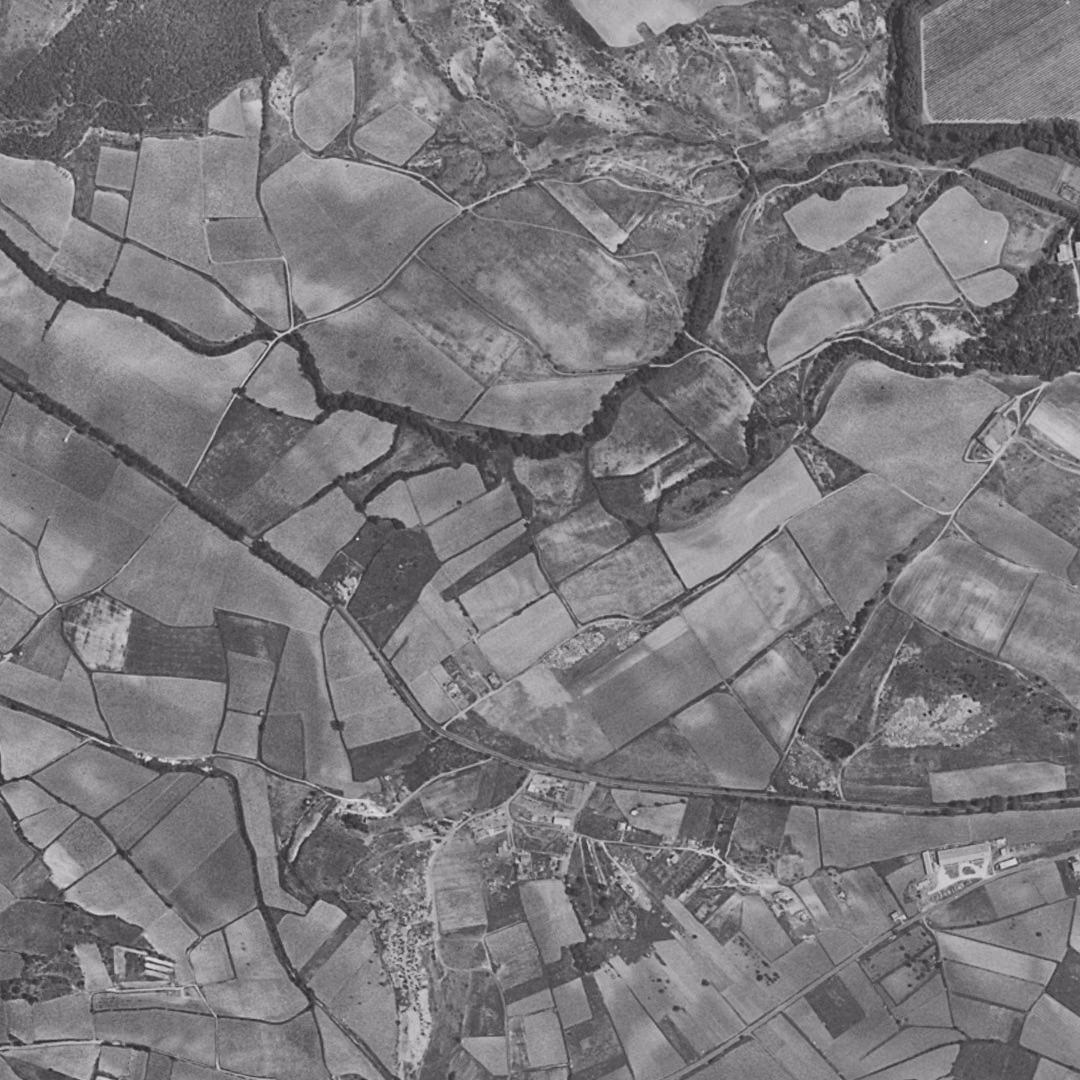 Juvignac en 1963, le centre vu du ciel, au même cadrage