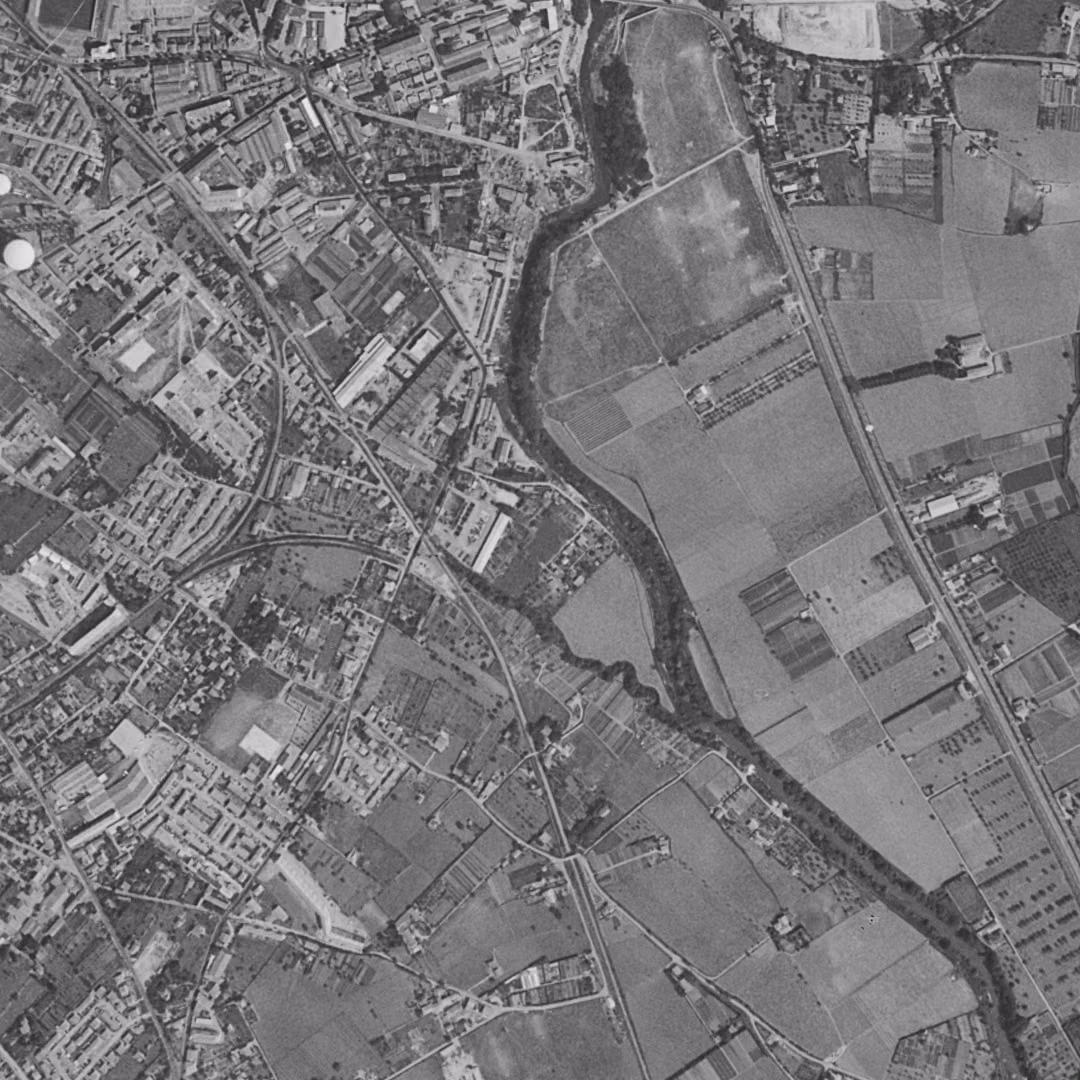 Montpellier en 1963, le centre vu du ciel, au même cadrage