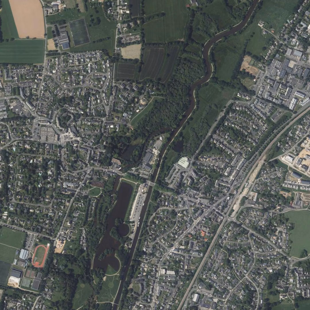 Betton aujourd'hui, le centre vu du ciel