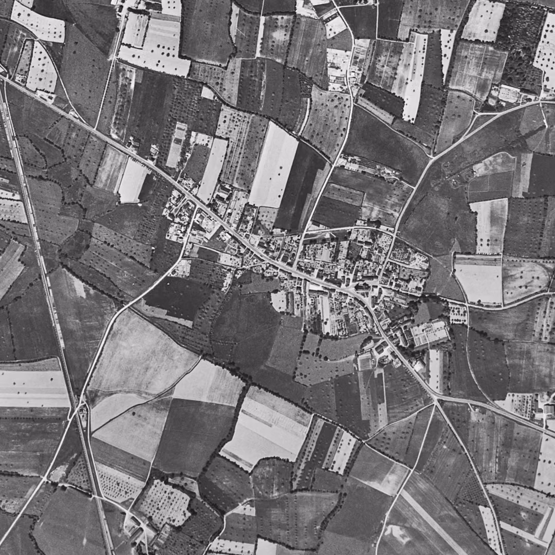 Chantepie en 1952, le centre vu du ciel, au même cadrage