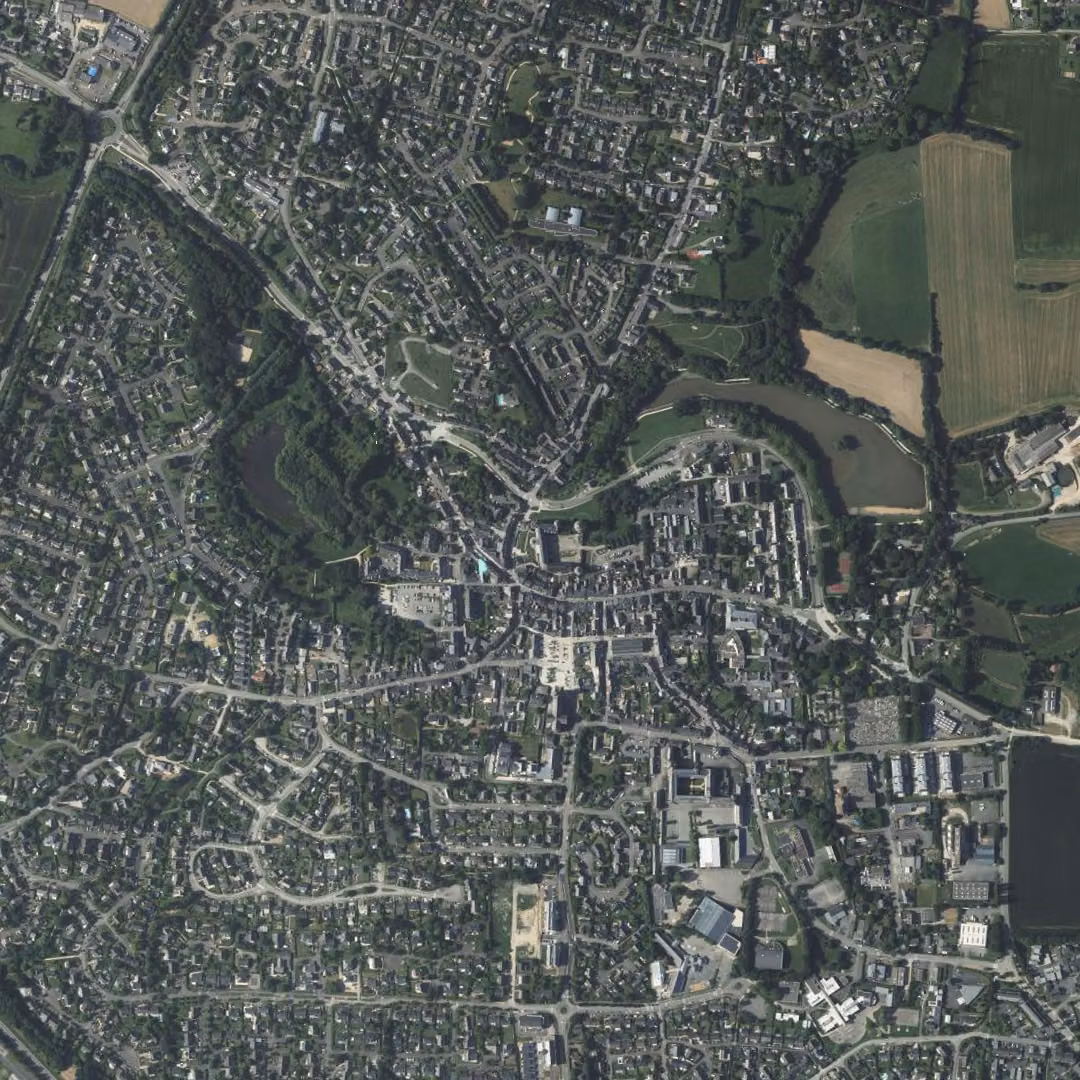 Châteaugiron aujourd'hui, le centre vu du ciel