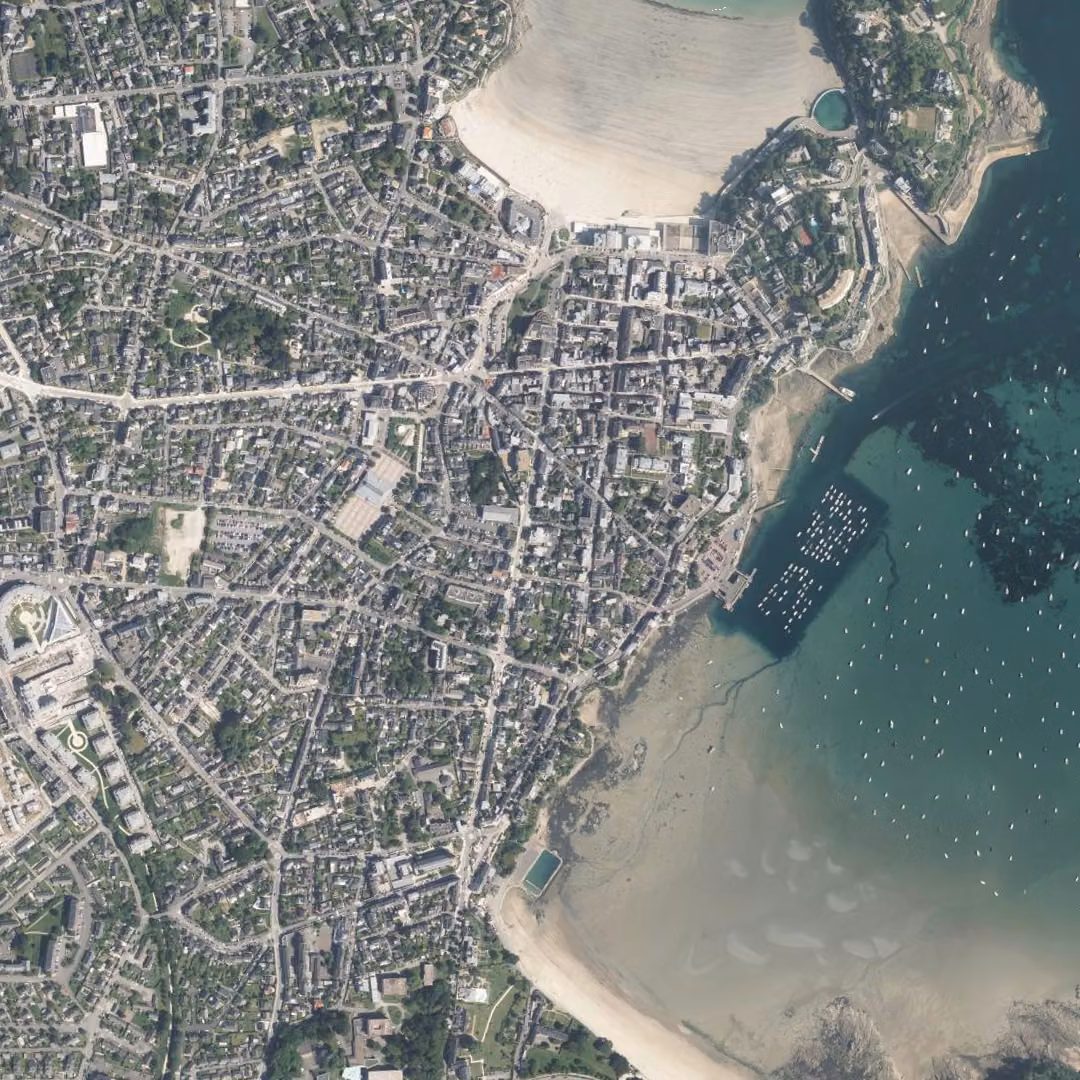 Dinard aujourd'hui, le centre vu du ciel