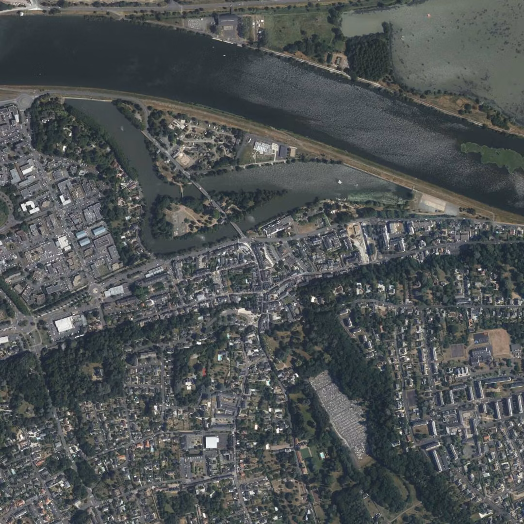 Saint-Avertin aujourd'hui, le centre vu du ciel