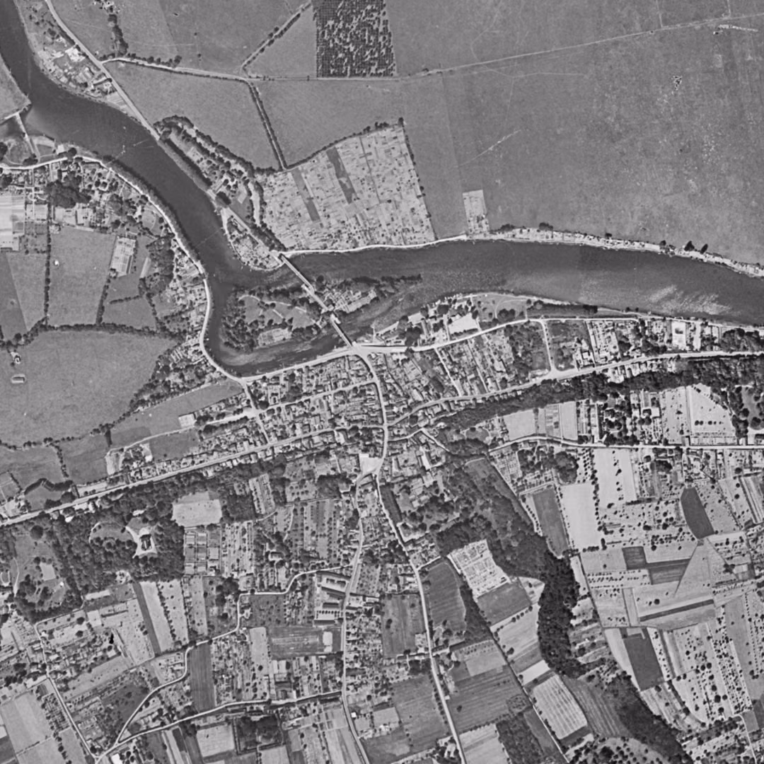 Saint-Avertin en 1949, le centre vu du ciel, au même cadrage