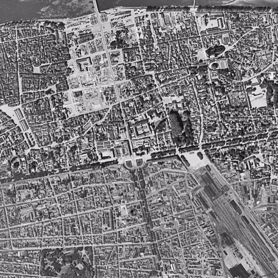Tours en 1949, le centre vu du ciel, au même cadrage