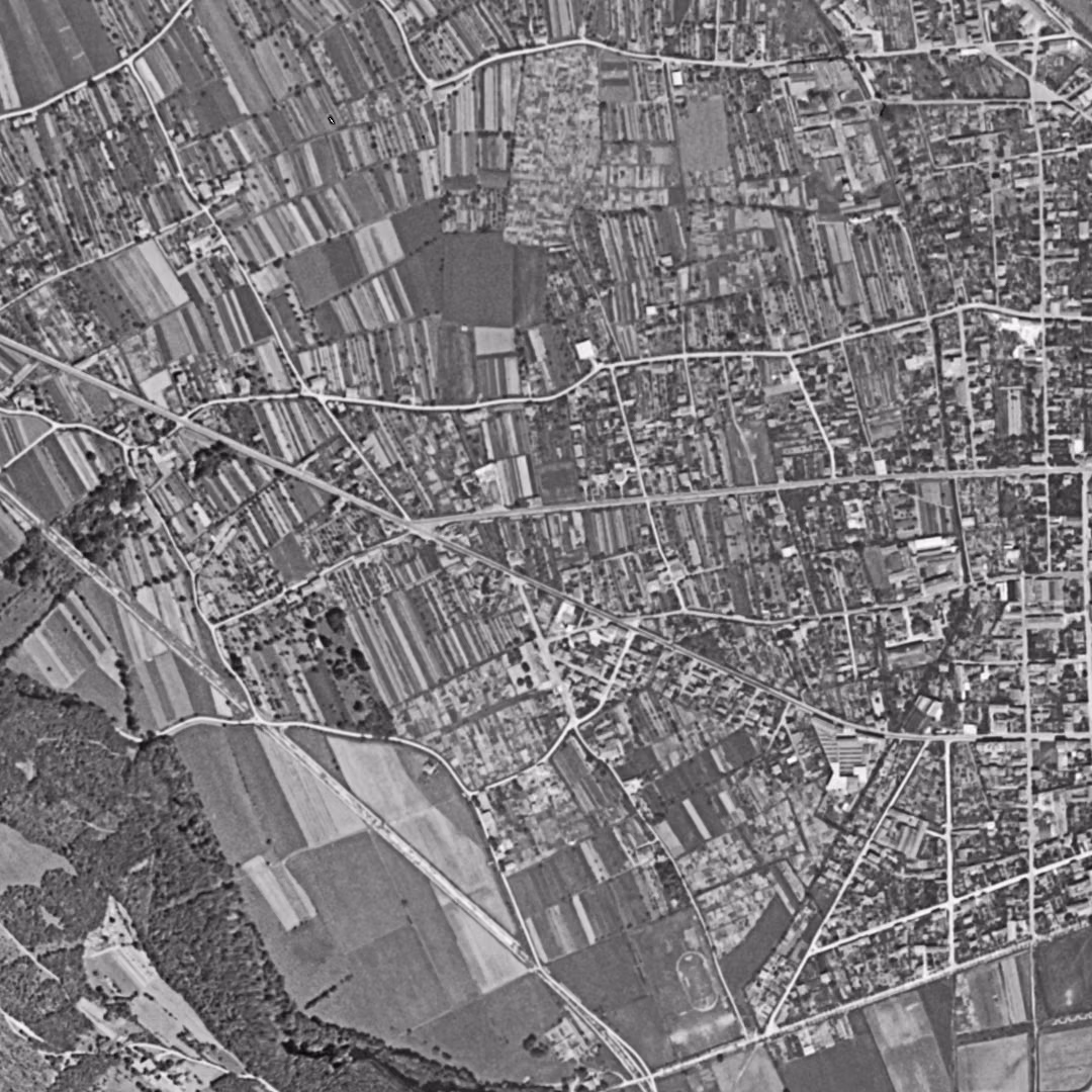Fontaine en 1948, le centre vu du ciel, au même cadrage