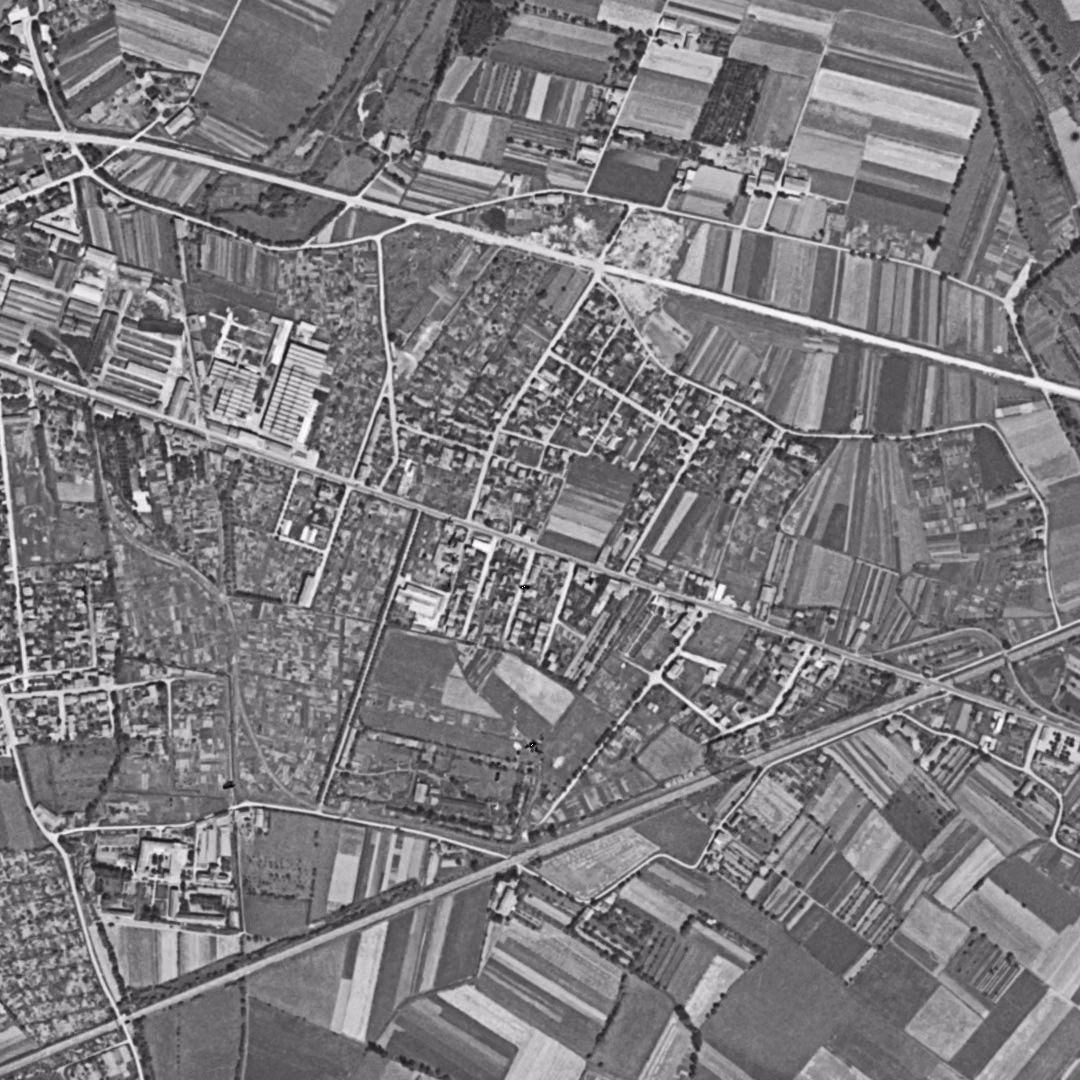Saint-Martin-d'Hères en 1948, le centre vu du ciel, au même cadrage