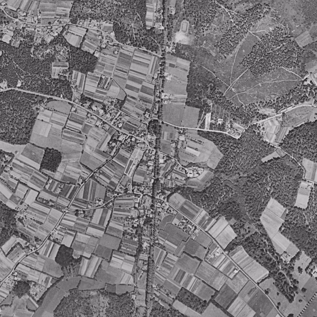 Tarnos en 1954, le centre vu du ciel, au même cadrage