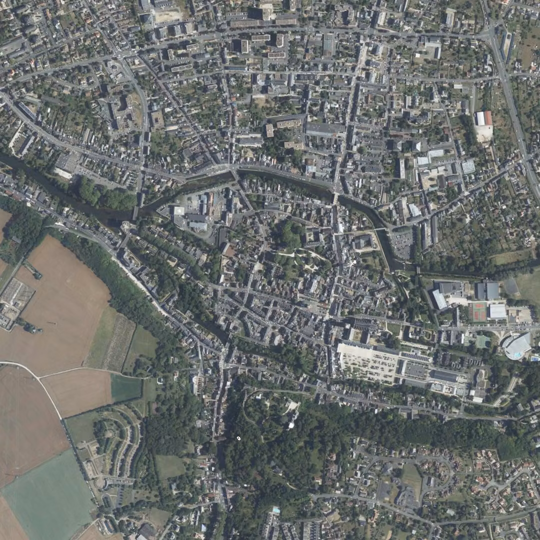 Vendôme aujourd'hui, le centre vu du ciel