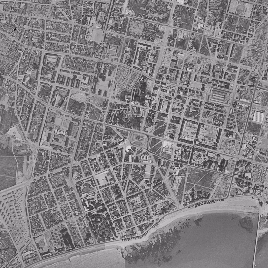 Saint-Nazaire en 1952, le centre vu du ciel, au même cadrage