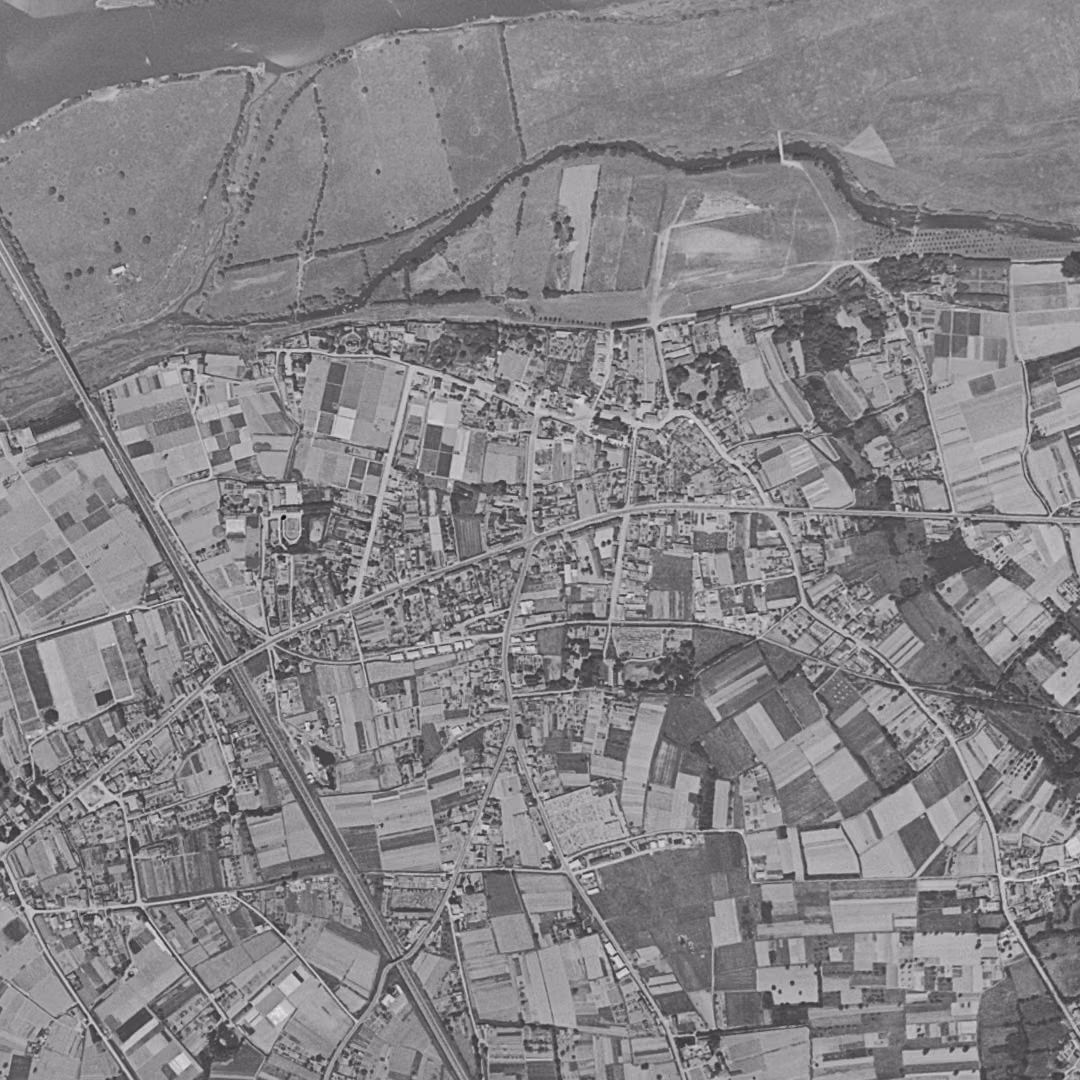 Saint-Sébastien-sur-Loire en 1952, le centre vu du ciel, au même cadrage