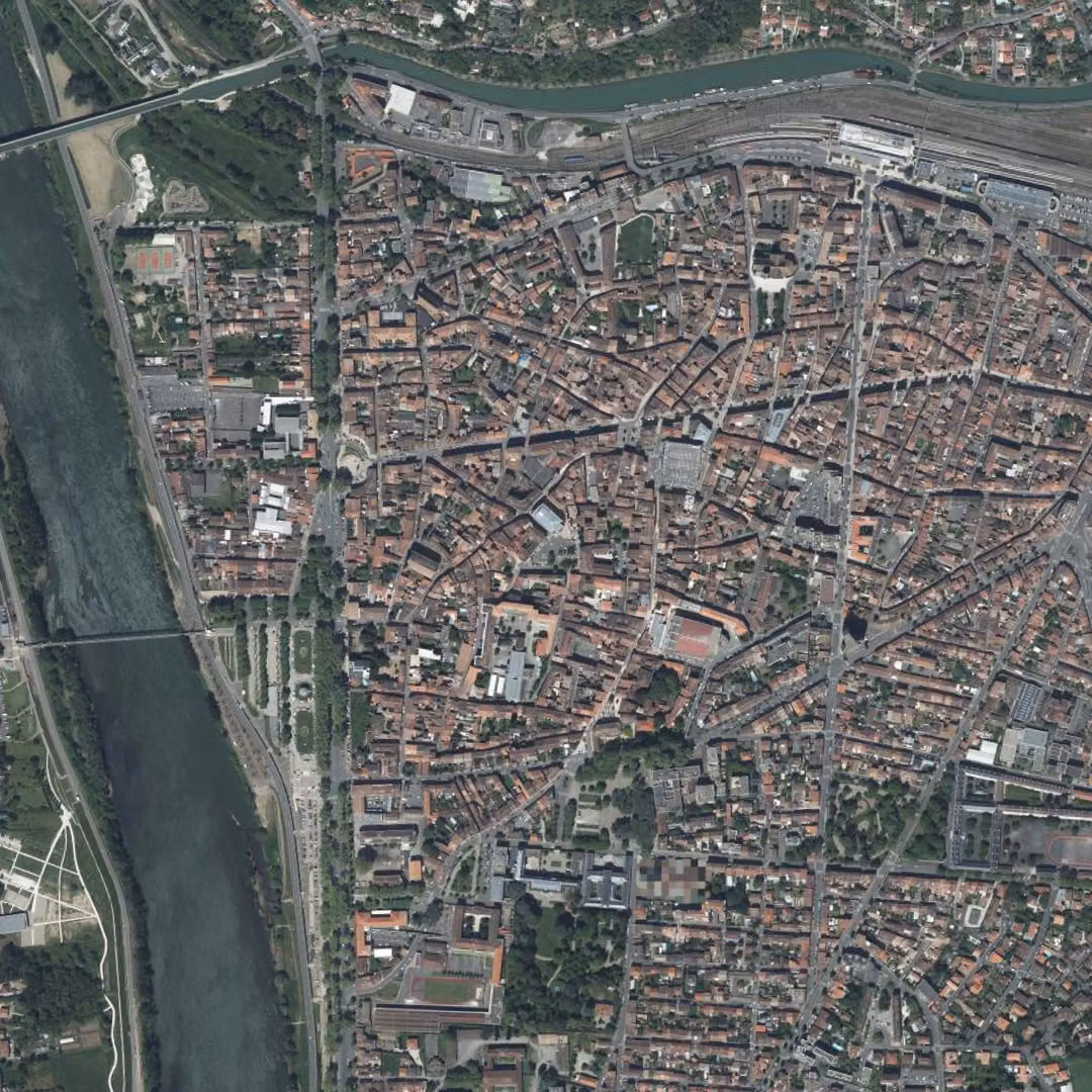 Agen aujourd'hui, le centre vu du ciel