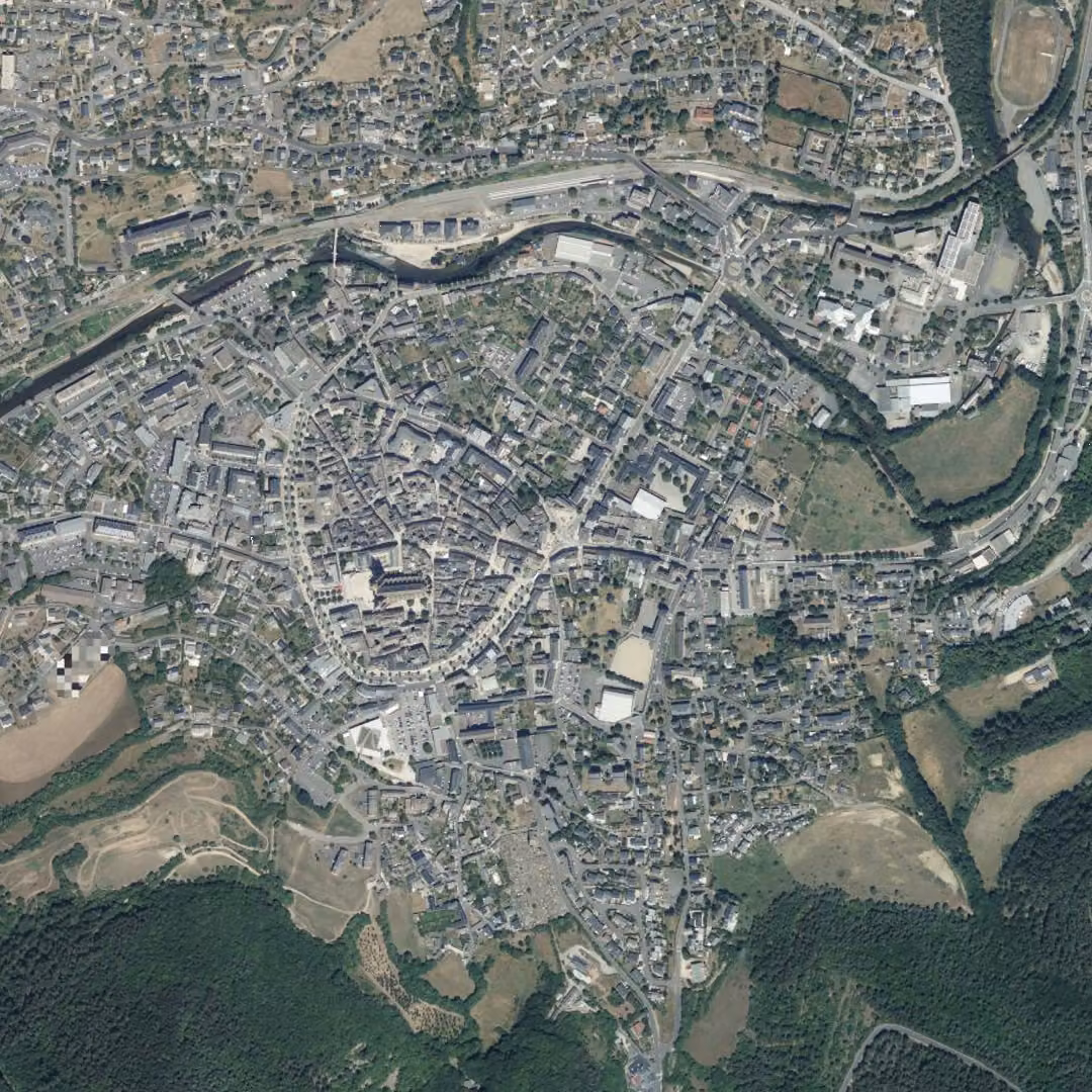 Mende aujourd'hui, le centre vu du ciel