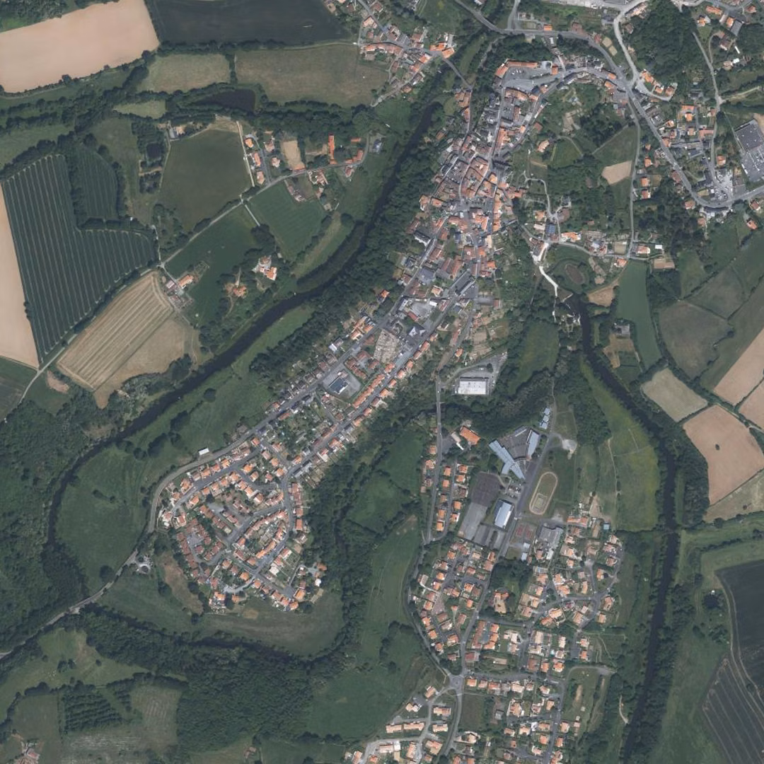 Montrevault-sur-Èvre aujourd'hui, le centre vu du ciel