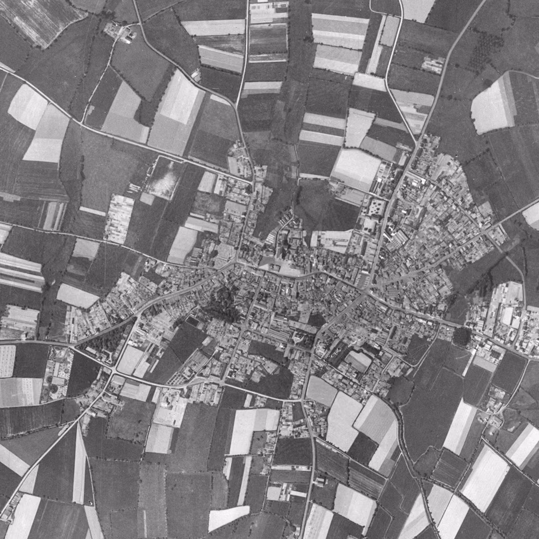 Sèvremoine en 1950, le centre vu du ciel, au même cadrage