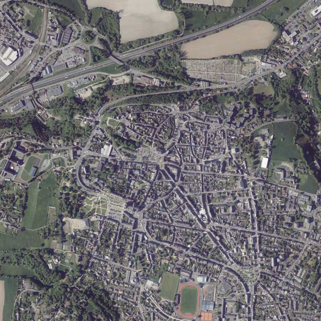 Avranches aujourd'hui, le centre vu du ciel