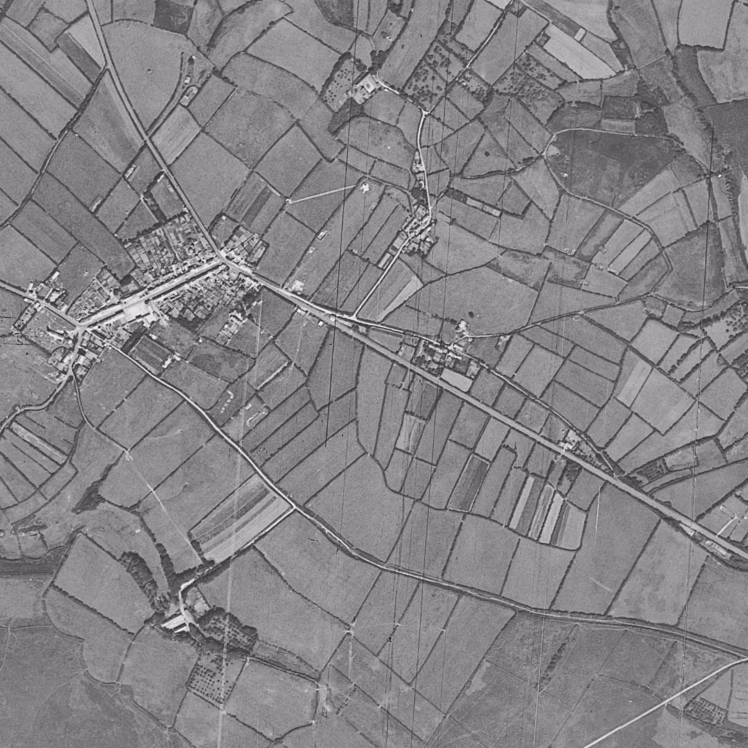 La Hague en 1947, le centre vu du ciel, au même cadrage