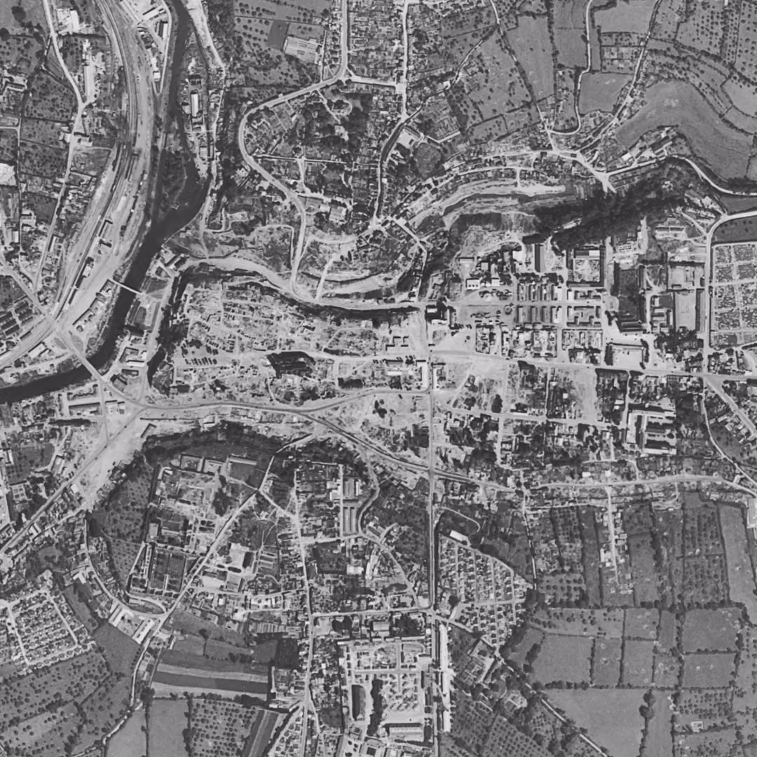 Saint-Lô en 1947, le centre vu du ciel, au même cadrage