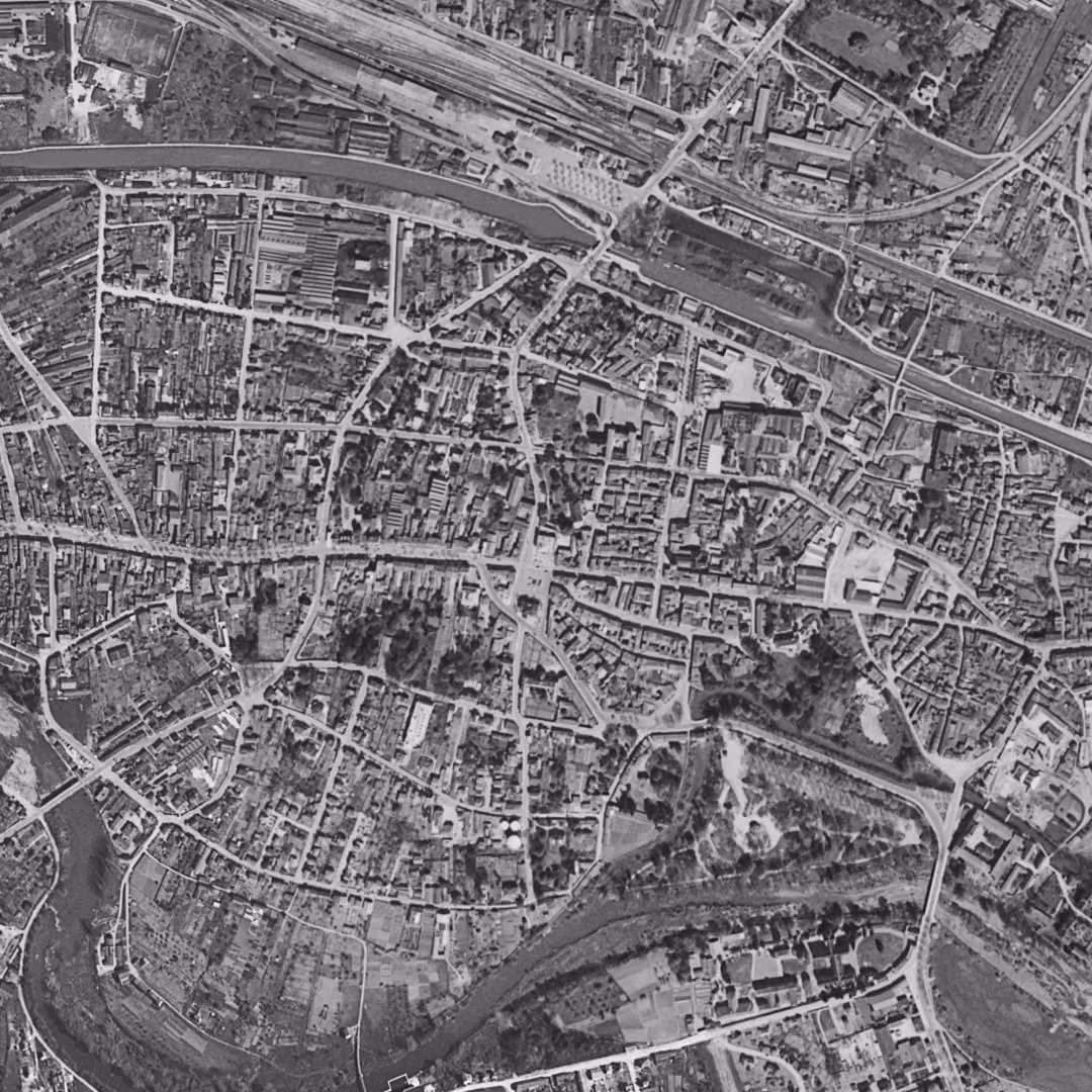 Saint-Dizier en 1958, le centre vu du ciel, au même cadrage