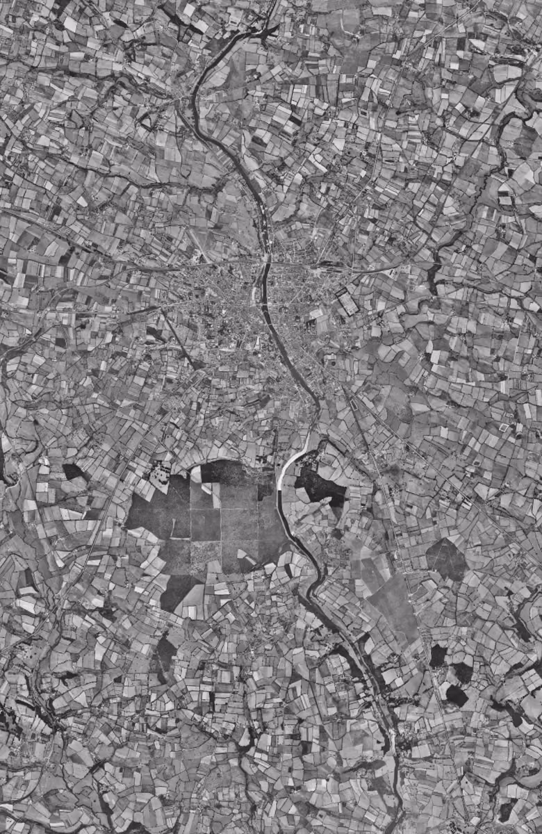 Laval en 1949, le territoire vu du ciel, au même cadrage