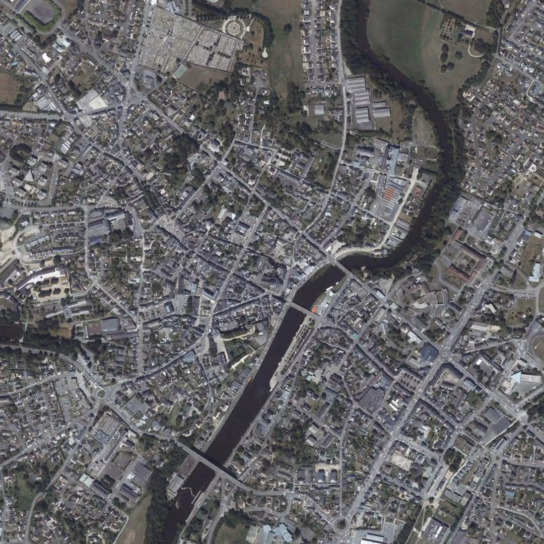 Mayenne aujourd'hui, le centre vu du ciel