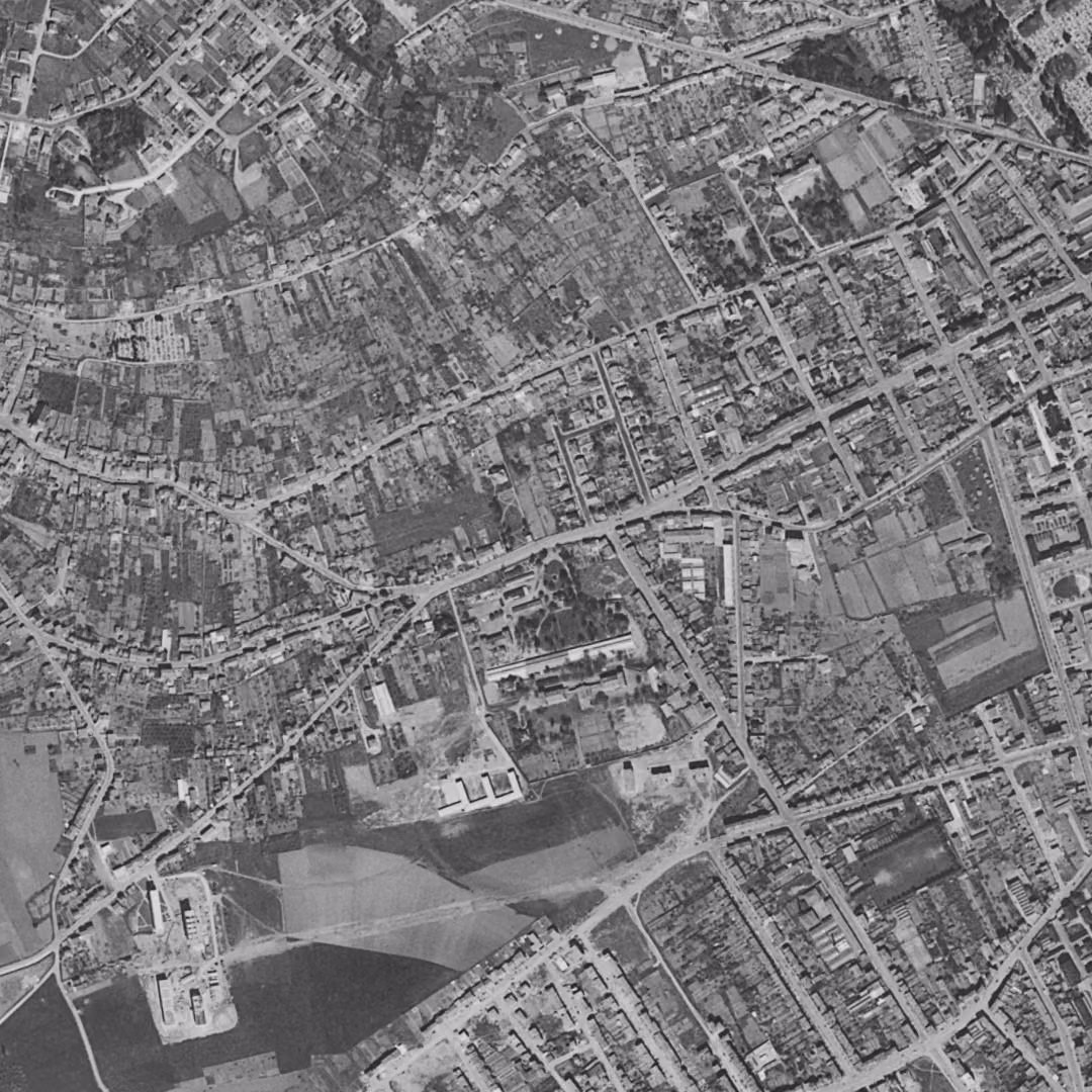Laxou en 1958, le centre vu du ciel, au même cadrage