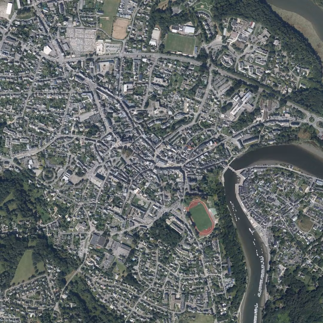 Auray aujourd'hui, le centre vu du ciel