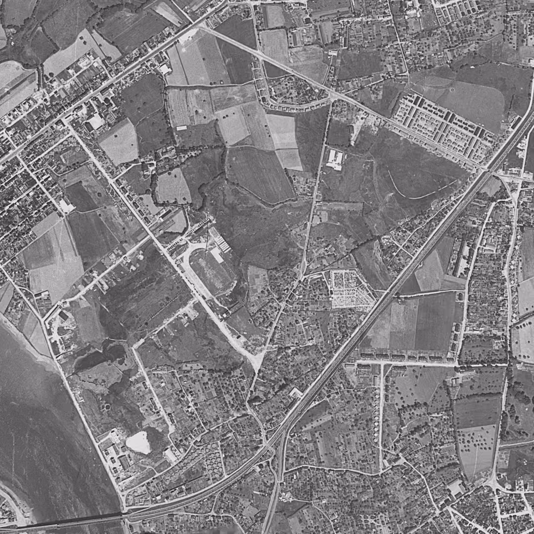 Lanester en 1952, le centre vu du ciel, au même cadrage